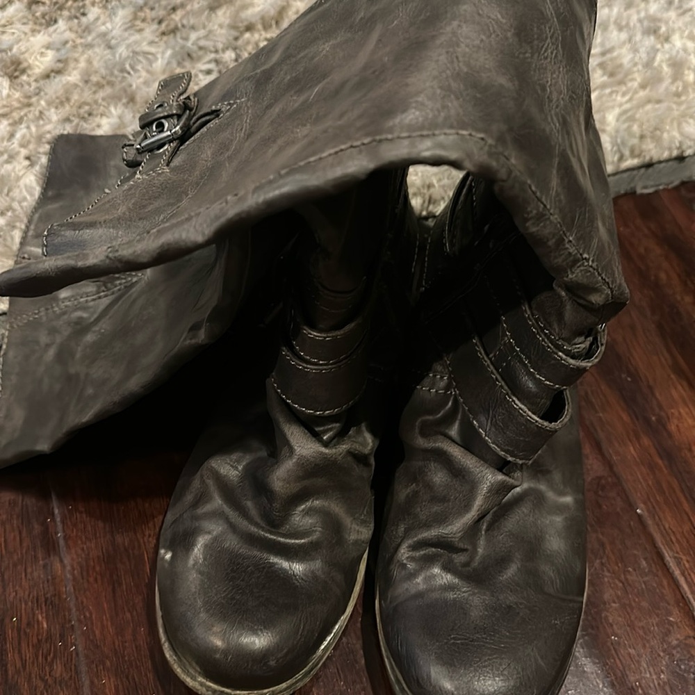 Women’s boots grey size 7 used